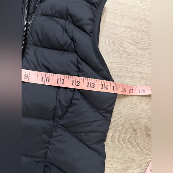 Lululemon Athletica Dark Gray Hooded Puffer Vest - Picture 10 of 11